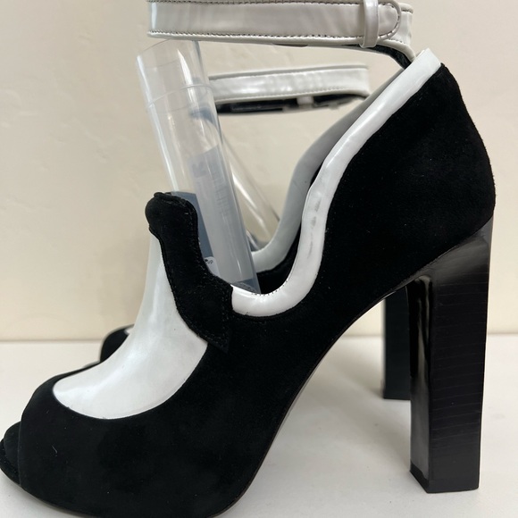 Rachel Roy size 7 - Picture 3 of 5